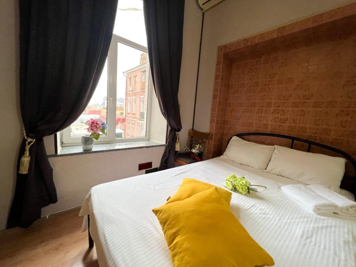 Apartment In The Historic Center Київ Екстер'єр фото