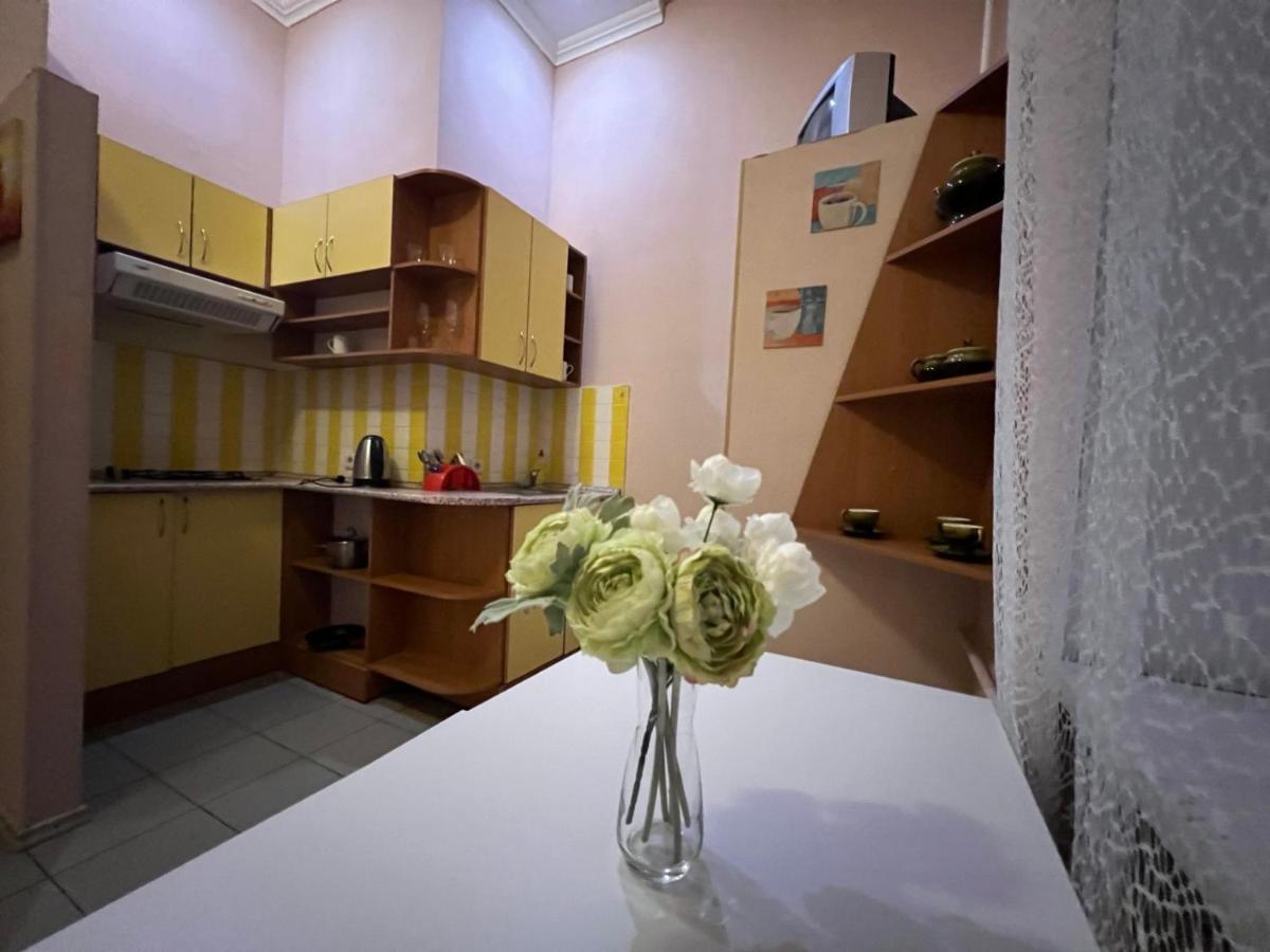 Apartment In The Historic Center Київ Екстер'єр фото