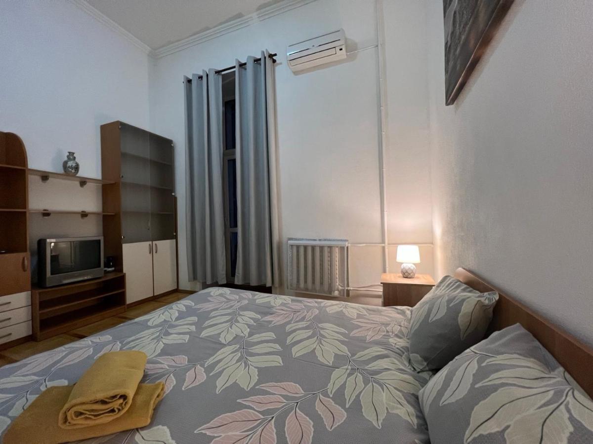 Apartment In The Historic Center Київ Екстер'єр фото